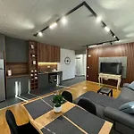Luxury Iva Vi *