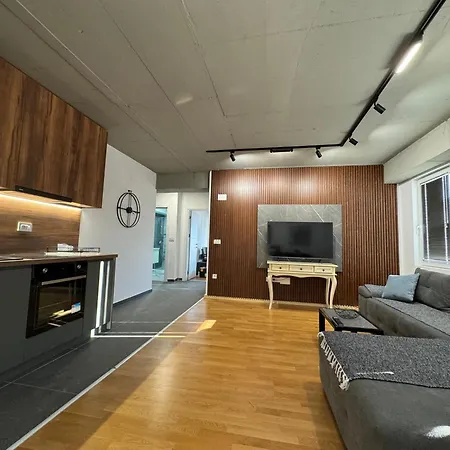 Luxury Iva Vi Apartman